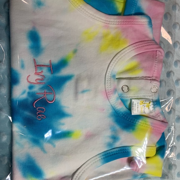 😎SOLD👶🏼Individually Hand tie dyed infant onsie - Picture 4 of 4
